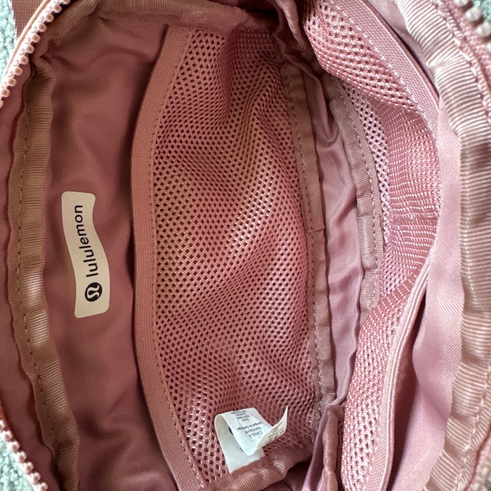 lululemon athletica Pink Crossbody Sling Bag/Fannypack - Picture 4 of 6